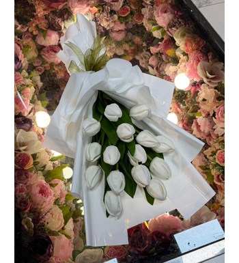 beyaz lale buket